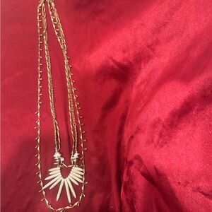 Elegant Gold and White 3 chsined layered Necklace